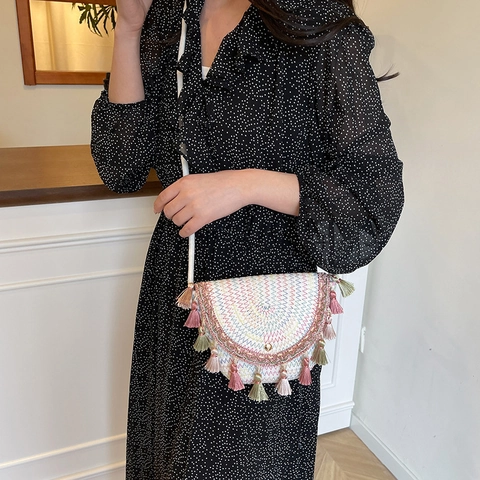 Bohemian Straw Woven Tassel Shoulder Bag Handmade Summer Beach Crossbody Saddle Bag For Women Vacation Travel Purse