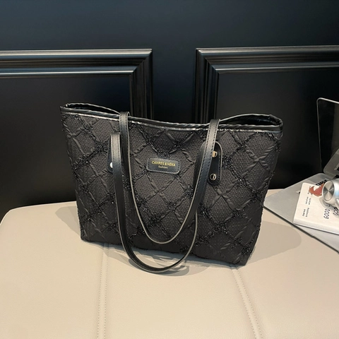 Borsa Tote Trapuntata da Donna Grande Capacità Paillettes Ricamo Floreale Pelle PU Borsa a Tracolla Per Pendolarismo Quotidiano Con Ciondolo a Nuvola