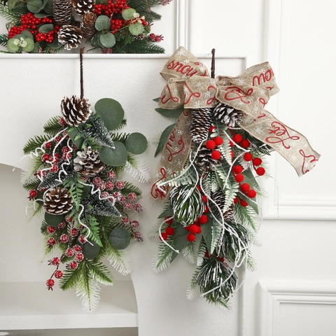 Guirlande de Noël en Forme de Larme Aiguilles de Pin Artificielles Baies Rouges Pommes de Pin Nœud en Lin Décoration Murale