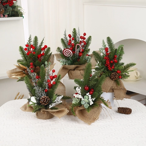 Mini Albero di Natale Artificiale Ornamento da Tavolo in Legno Plastica Ferro con Base in Tela di Sacco Bacche Decorazione Casa