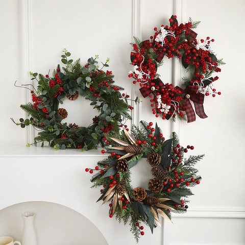 Künstlicher Weihnachtskranz Mit Kiefernzapfen Rote Beeren Buffalo Karo Schleife Simulation Grün Wand Tür Hängen Dekoration Feiertagsschmuck