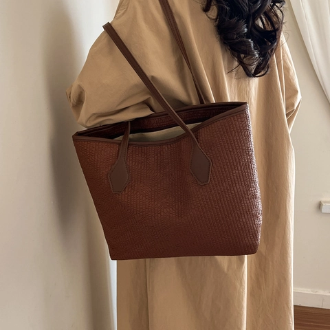 Vintage Women Large Capacity Tote Bag Embossed Artificial Leather Shoulder Bag Commuter Casual Fashion Top Handle Handbag