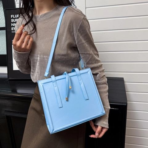 Minimalist Women PU Leather Crossbody Bag Fashion Solid Color Shoulder Bag With Drawstring Decor Elegant Daily Tote Handbag