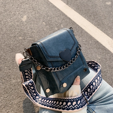 Bolso Bandolera Cuadrado Pequeño de Cuero PU Vintage con Decoración de Corazón para Mujer Bolso de Hombro con Cadena y Correa Ancha
