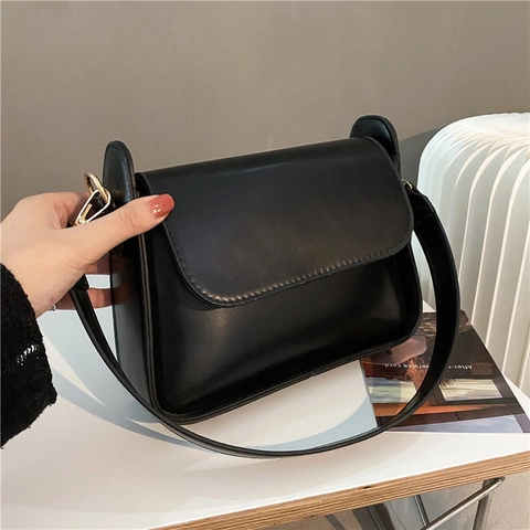 Vintage PU Leather Baguette Bag For Women Minimalist Flap Crossbody Shoulder Bag Solid Color Elegant Underarm Handbag