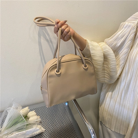 Women Minimalist PU Leather Shoulder Bag Fashion Underarm Underarm Tote Handbag Trend Casual Solid Color Bag With Thin Straps