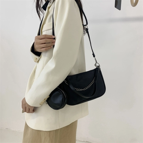 Damen Mode PU Leder Umhängetasche Mit Metallkette Dekoration Schicke Halbmond Unterachseltasche Abnehmbare Münzbörse Trendy Tasche