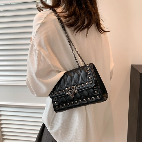 Bolso de Hombro de Cadena con Remaches Acolchado para Mujer Cuero PU Patrón Romboidal Bolso Bandolera con Cierre de Metal