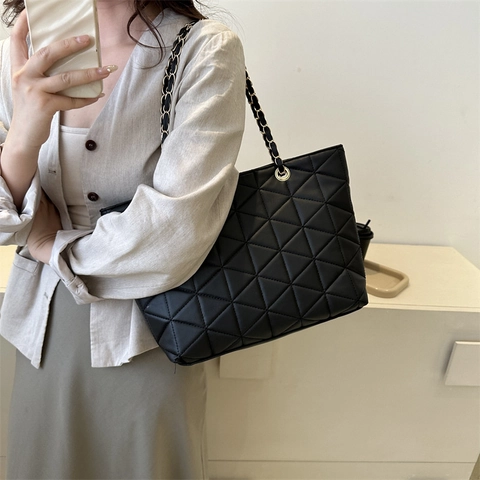 Damen Mode PU Leder Tote Bag Stilvolle Rautensteppung Schultertasche Große Kapazität Kette Handtasche Für Den Täglichen Weg