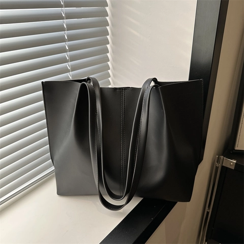 Retro Women PU Leather Tote Bag Large Capacity Minimalist Commuter Shoulder Bag Magnetic Buckle Fashion Work Handbag
