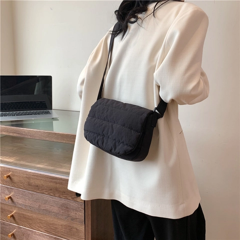 Women's Quilted Padded Shoulder Bag Cotton Fabric Lightweight Puffer Crossbody Bag Adjustable Strap Fashion Daily Purse