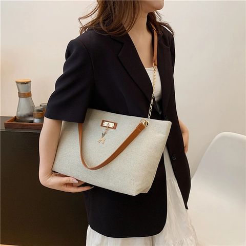 Borsa Totebag in Nylon a Grande Capacità Retro Con Tracolla a Catena e Ciondolo a Cervo per Donna Elegante Borsa a Spalla