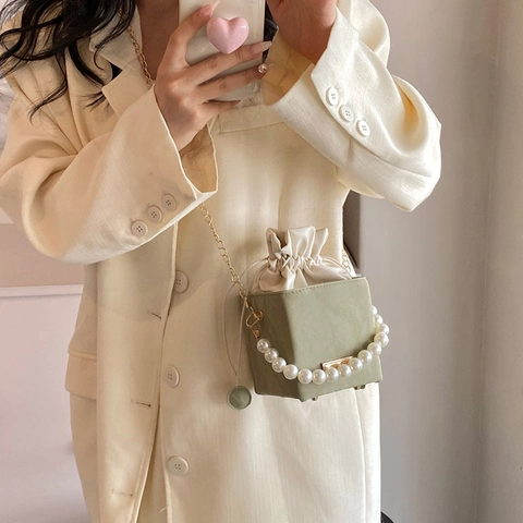 Fashion Wrinkled PU Leather Bucket Bag For Women Elegant Artificial Pearl Handle Golden Chain Shoulder Bag Drawstring Square Crossbody Bag