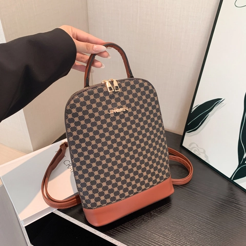 Women Fashion PU Leather Backpack Vintage Checkerboard Pattern Large Capacity Travel Bag With Top Handle And Metal Logo
