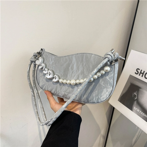 Borsa a Tracolla Plissettata in Finta Scamosciata Moda Donna Con Pendaglio a Cuore Catena di Perle Elegante Borsa Sottobraccio Hobo Bag