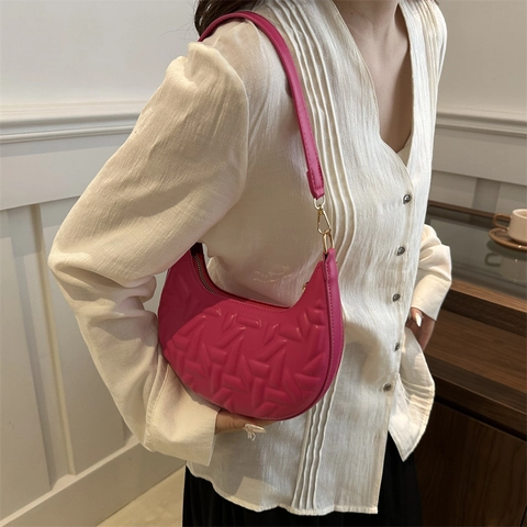 2024 Nuova Moda Donna Borsa a Mezzaluna Tracolla Minimalista in Pelle PU con Rilievo Geometrico Borsa Sottobraccio Trendy