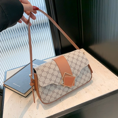 Retro Monogram Print PU Leather Underarm Shoulder Bag For Women Fashion Commuting Small Square Crossbody Bag With Square Buckle