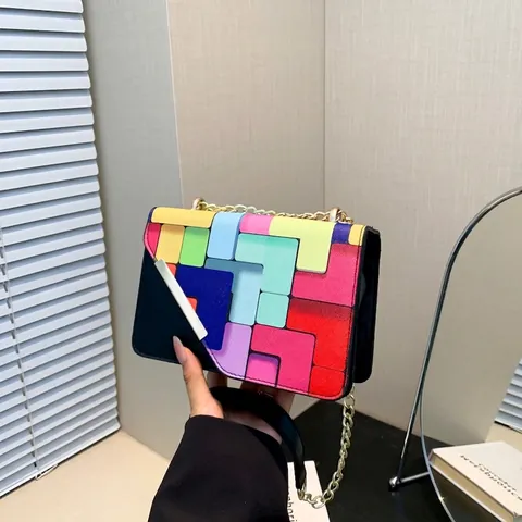 Borsa a Tracolla da Donna Patchwork Geometrico in Ecopelle PU Piccola Borsa Quadrata con Catena in Metallo Dorato alla Moda