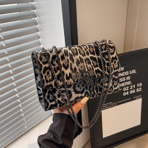 Women's Fashion Leopard Print PU Leather Shoulder Bag With Metal Chain Strap Rockstud Flap Square Crossbody Bag Street Vintage Handbag