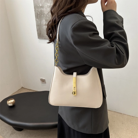 Minimalist PU Leather Underarm Hobo Bag For Women With Gold Chain And Metal Buckle Latch Versatile Fashion Shoulder Bag