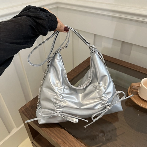 Sac à Épaule Plissé à Noeud Mode pour Femmes Sac Cabas en Cuir PU Grande Capacité Style Coréen Tendance Avec Décoration de Chaîne