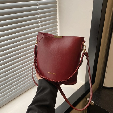 Minimalist PU Leather Bucket Bag For Women Woven Handle Shoulder Bag With Adjustable Strap Solid Color Crossbody Bag Handbag Daily Commuting Pouch Set