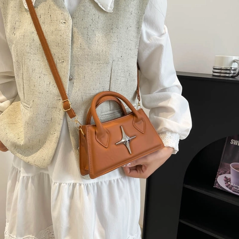 Bolso Bandolera de Mujer de Cuero PU Con Decoración de Estrella Metálica Bolso de Mano Trapezoidal Con Correa Ajustable