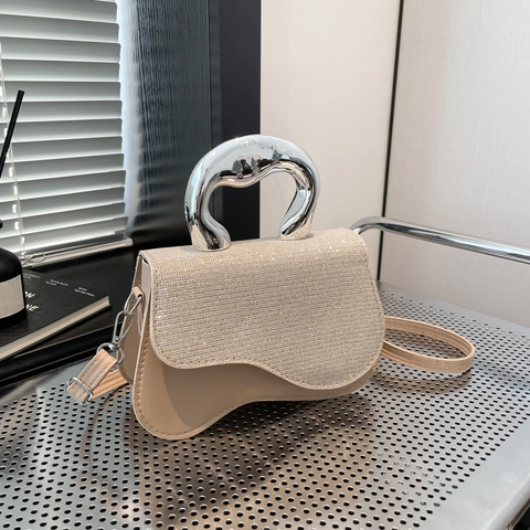 Γυναικεία Τσάντα Crossbody Με Ανώμαλη Μεταλλική Λαβή Κυματιστό Καπάκι Με Στρας Πολυτελής Δερμάτινη Τσάντα Σέλας PU Κομψή Τσάντα Ώμου