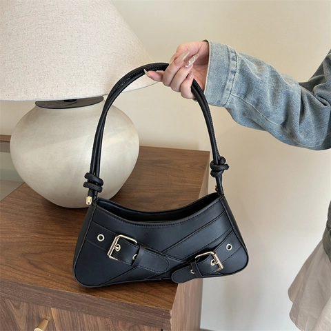 Vintage PU Leren Okseltas Voor Dames Retro Riem Ontwerp Motorstijl Schoudertas Met Metalen Gesp Effen Kleur Baguette Handtas
