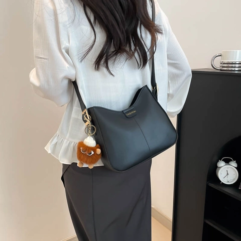 Bolso Bandolera Minimalista de Cuero PU para Mujer Bolso Tote Hobo con Estampado de Letras de Moda y Colgante de Peluche