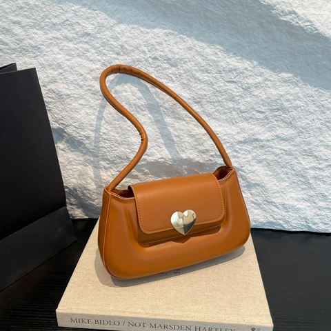 Bolso de Axila para Mujer Estilo Francés Minimalista Color Sólido Cuero PU Hebilla de Corazón Bolso de Hombro Diario