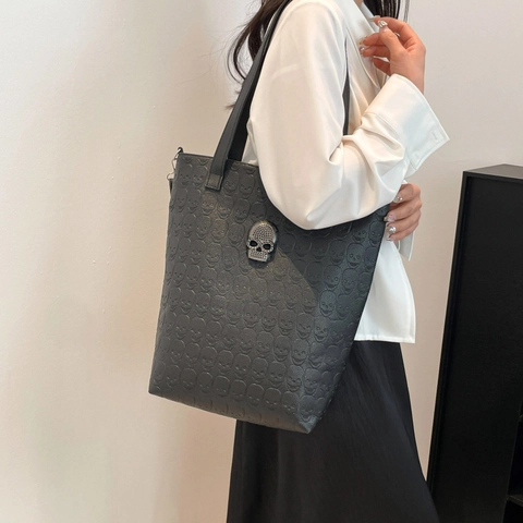 Gothic Skull Embossed Tote Bag PU Leather Large Capacity Handbag With Metal Skull Decor Punk Style Shoulder Bag For Women