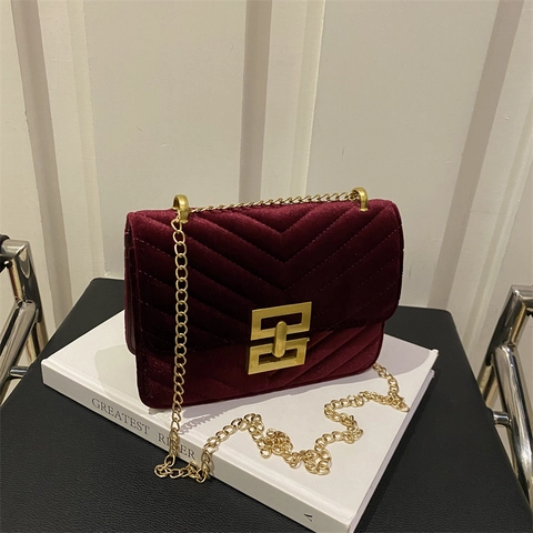 Women Retro Velvet Quilted Crossbody Bag Chevron Underarm Shoulder Bag With Gold Metal Chain Strap Fashion Small Square Bag