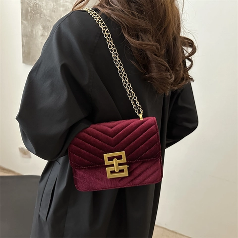 Women Retro Velvet Quilted Crossbody Bag Chevron Underarm Shoulder Bag With Gold Metal Chain Strap Fashion Small Square Bag