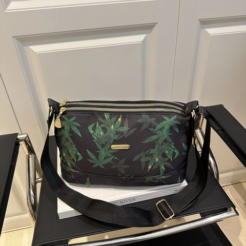 Sac Bandoulière Décontracté pour Femme en Cuir PU Motif Feuilles Vertes Grande Capacité Triple Fermeture Éclair Sac Cabas Mode