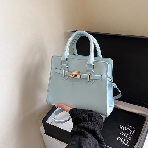 Sac à Main Élégant en Cuir PU pour Femme 2025 Sac à Bandoulière Carré à la Mode Avec Serrure Dorée Sac Polyvalent