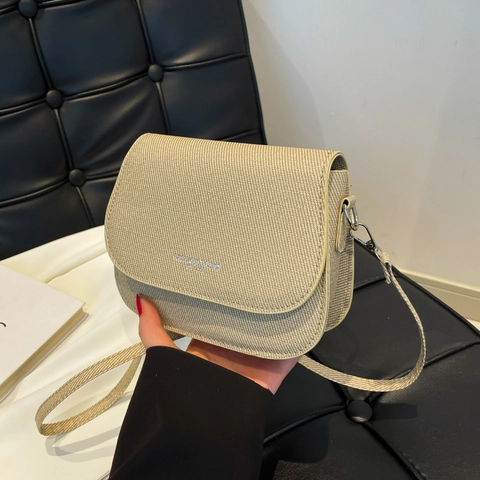 Women's PU Saddle Crossbody Bag Simple Solid Color Woven Texture Adjustable Strap Fashion Trend Letter Shoulder Bag