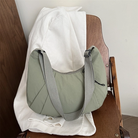 Bolso Bandolera para Mujer Ligero de Nylon Plisado Media Luna Gran Capacidad Color Sólido Bolso de Hombro Casual Tote