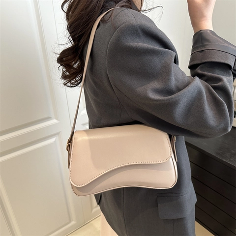 Bolso de Hombro de Cuero PU Minimalista para Mujer Bolso de Axila Retro de Color Sólido Con Solapa de Onda Irregular Bolso de Mano Elegante