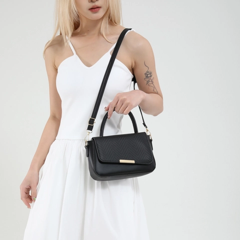 Retro Women PU Leather Small Square Crossbody Bag Woven Texture Flap Gold Hardware Handbag Adjustable Shoulder Strap Chic