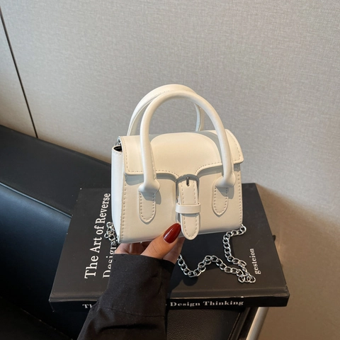 Exquisite Retro Mini Umhängetasche Für Damen Vielseitige PU Leder Kleine Handtasche Mit Silberner Metallkette Chic Fashion Schultertasche