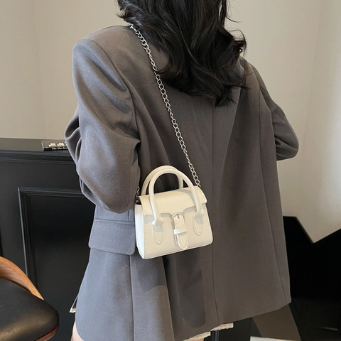 Exquisite Retro Mini Umhängetasche Für Damen Vielseitige PU Leder Kleine Handtasche Mit Silberner Metallkette Chic Fashion Schultertasche