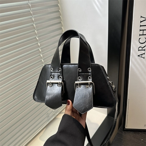 Vintage Punk Rivet Shoulder Bag For Women Glossy PU Leather Handbag With Metal Eyelets Adjustable Strap Y2K Fashion Crossbody Bag