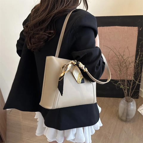 Vintage Contrast Stitching Synthetic Leather Tote Bag With Scarf Accessory Large Capacity Shoulder Bag Daily Commute Handbag