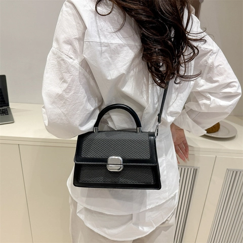 Sac Bandoulière Tissé Rétro pour Femmes Mode PU Cuir Petit Sac Carré Élégant Sac à Épaule Contrasté Sac à Main Polyvalent