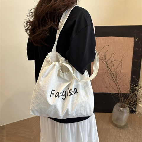 Sac Fourre-tout en Nylon Grande Capacité pour Femmes Style Japonais Léger Cordon Sac à Épaule Main Décontracté Imprimé Lettre