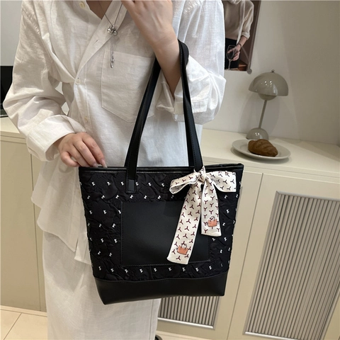 Bolso Tote de Gran Capacidad de Moda para Mujer Cuero PU Color Sólido Bolso de Hombro Con Decoración de Pañuelo de Seda Elegante Bolso de Axila Casual