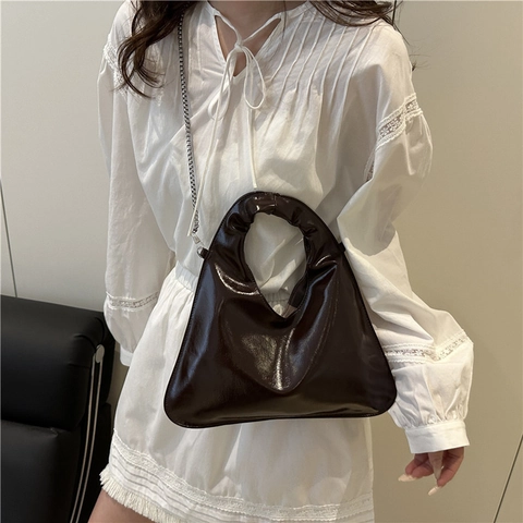 Bolso Geométrico de Charol Brillante Elegante para Mujer Bolso Bandolera de Color Sólido Con Correa de Cadena de Metal Plateado Verano