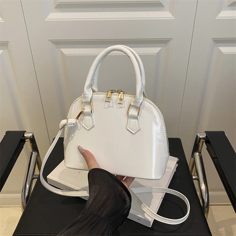 Bolso de Mano de Concha de Cuero PU Brillante Minimalista para Mujer Bolso Bandolera de Color Sólido Con Correa Ajustable Elegante