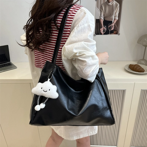 Large Capacity PU Leather Tote Bag For Women Solid Color Casual Minimalist Shoulder Bag With Cloud Charm Daily Commuting Bag